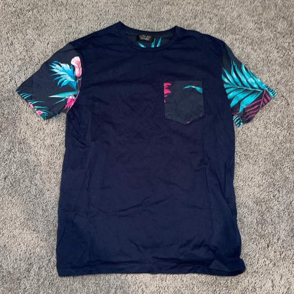 Zara Man Tropical Tee - Picture 1 of 3